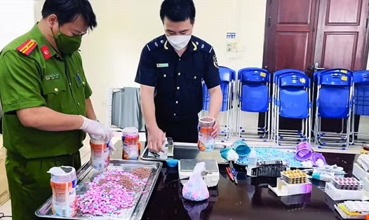 Những bưu kiện nguy hiểm gửi từ Châu Âu' -0