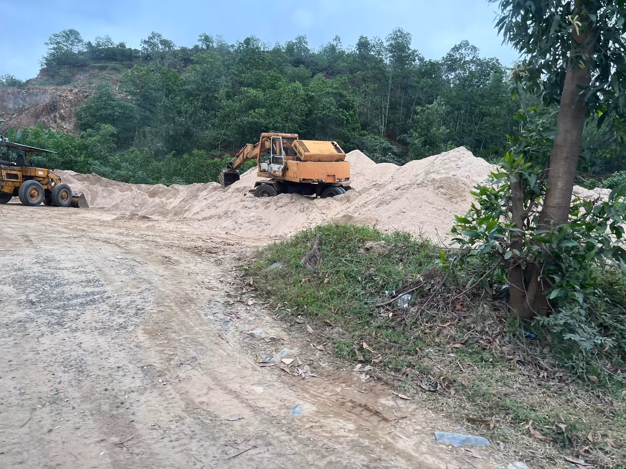 Quảng Nam, Đà Nẵng thiếu cát xây dựng nghiêm trọng do hàng loạt mỏ cát tạm dừng hoạt động -1