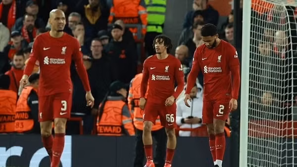 Cổ động viên Liverpool chỉ trích UEFA trong ngày The Kop thua thảm