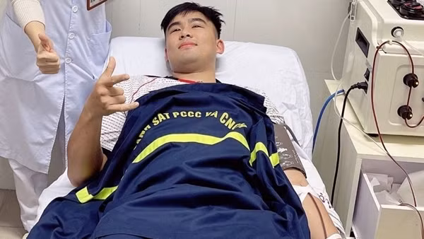 3 cán bộ Công an Bắc Giang hiến máu cứu các bệnh nhân đang nguy kịch