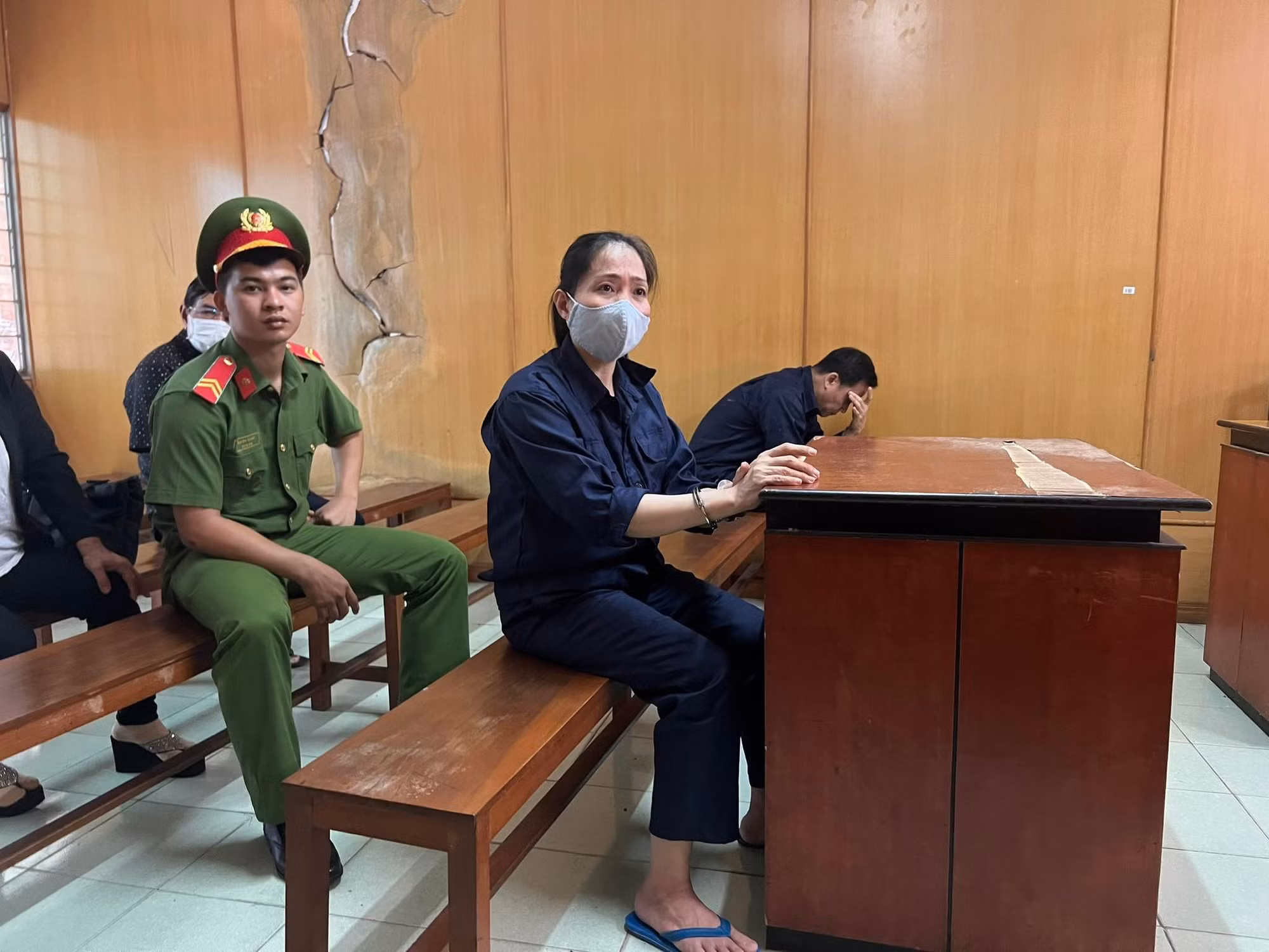 Nữ “siêu lừa” đem xe cầm cố đi thế chấp để chiếm đoạt hàng tỷ đồng -0
