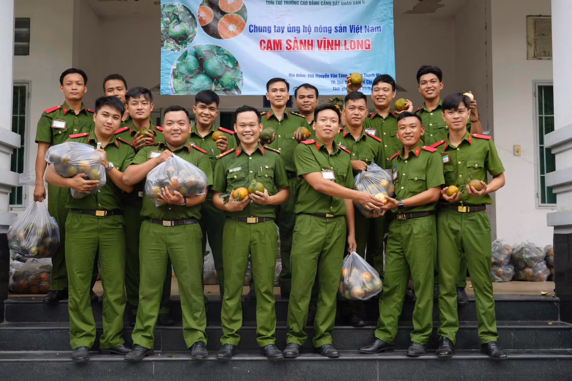 Nhiều đơn vị Công an chung tay hỗ trợ nông dân tiêu thụ hơn 60 tấn cam sành -1