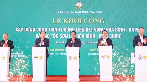 Thủ tướng lưu ý một số vấn đề trong triển khai đường liên kết vùng Hòa Bình - Hà Nội và cao tốc Sơn La