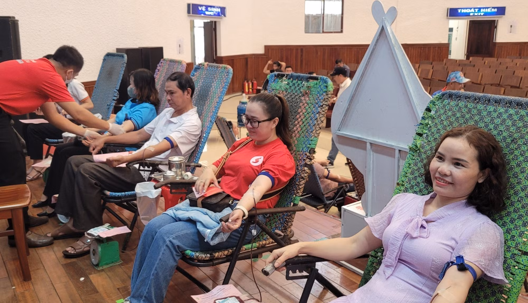 vna_potal_ngay_hoi_hien_mau_tinh_nguyen_hanh_trinh_do_-_giot_hong_cao_nguyen_nam_2023_tai_gia_lai_6822022 (1).jpg -0