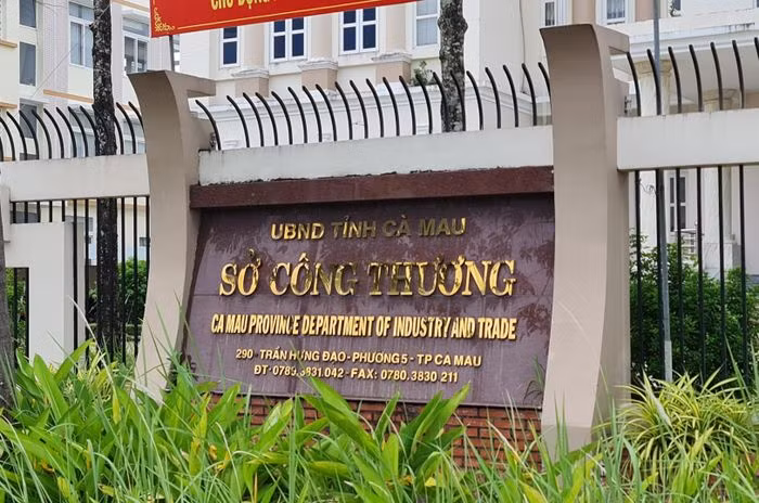 Cựu Giám đốc Sở Công thương Cà Mau bị kỷ luật cảnh cáo -0