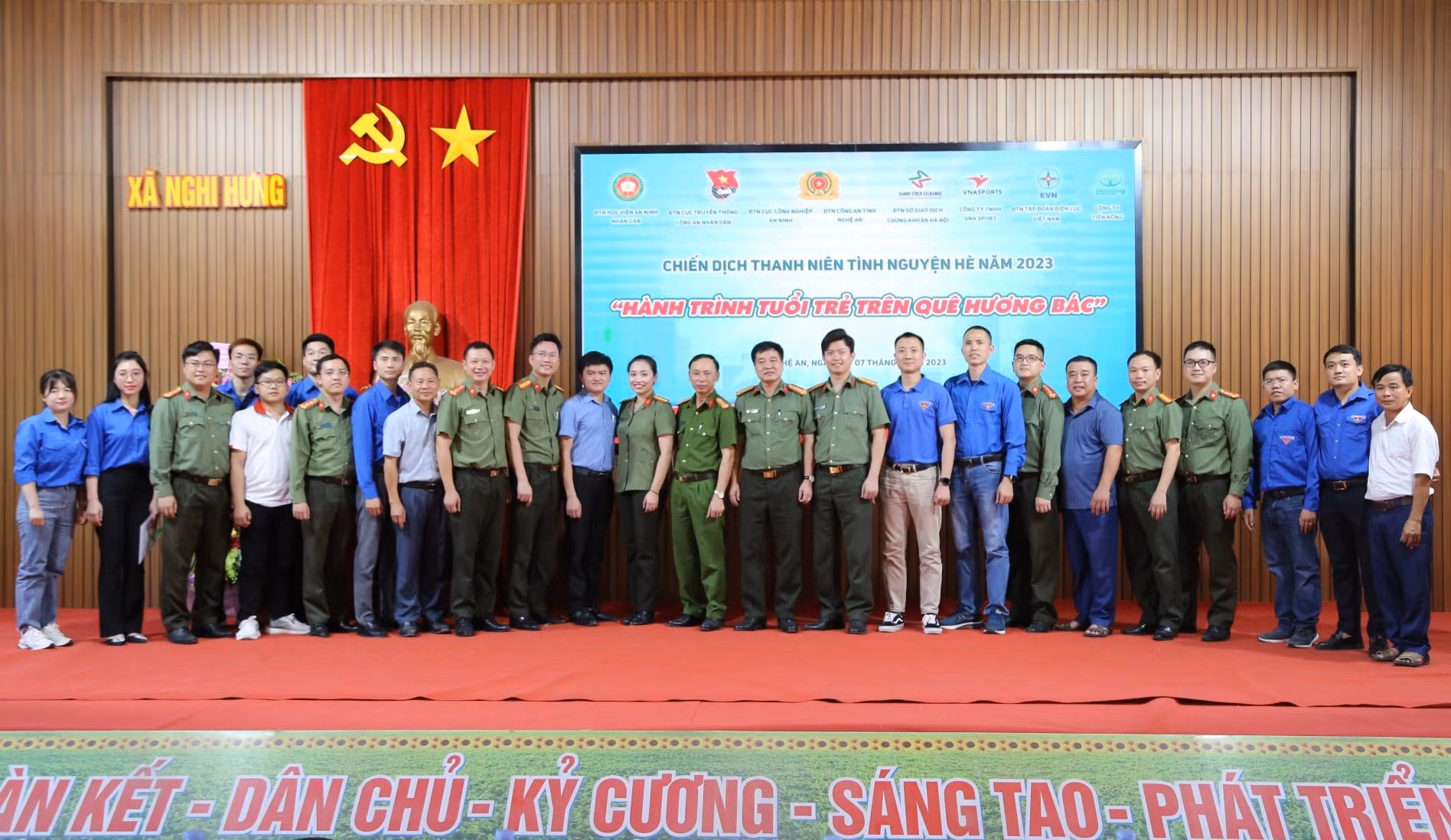 Hành trình tuổi trẻ trên quê hương Bác Hồ -0