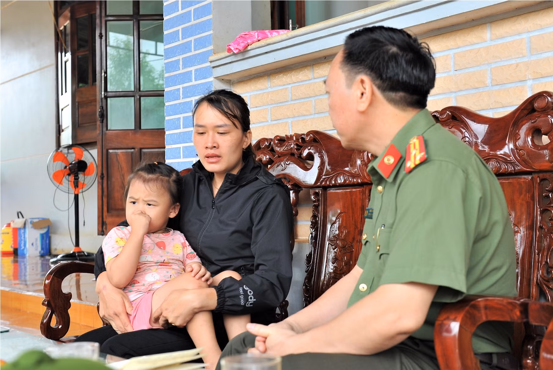 Báo CAND thăm hỏi gia đình các liệt sĩ hy sinh tại Đắk Lắk -0