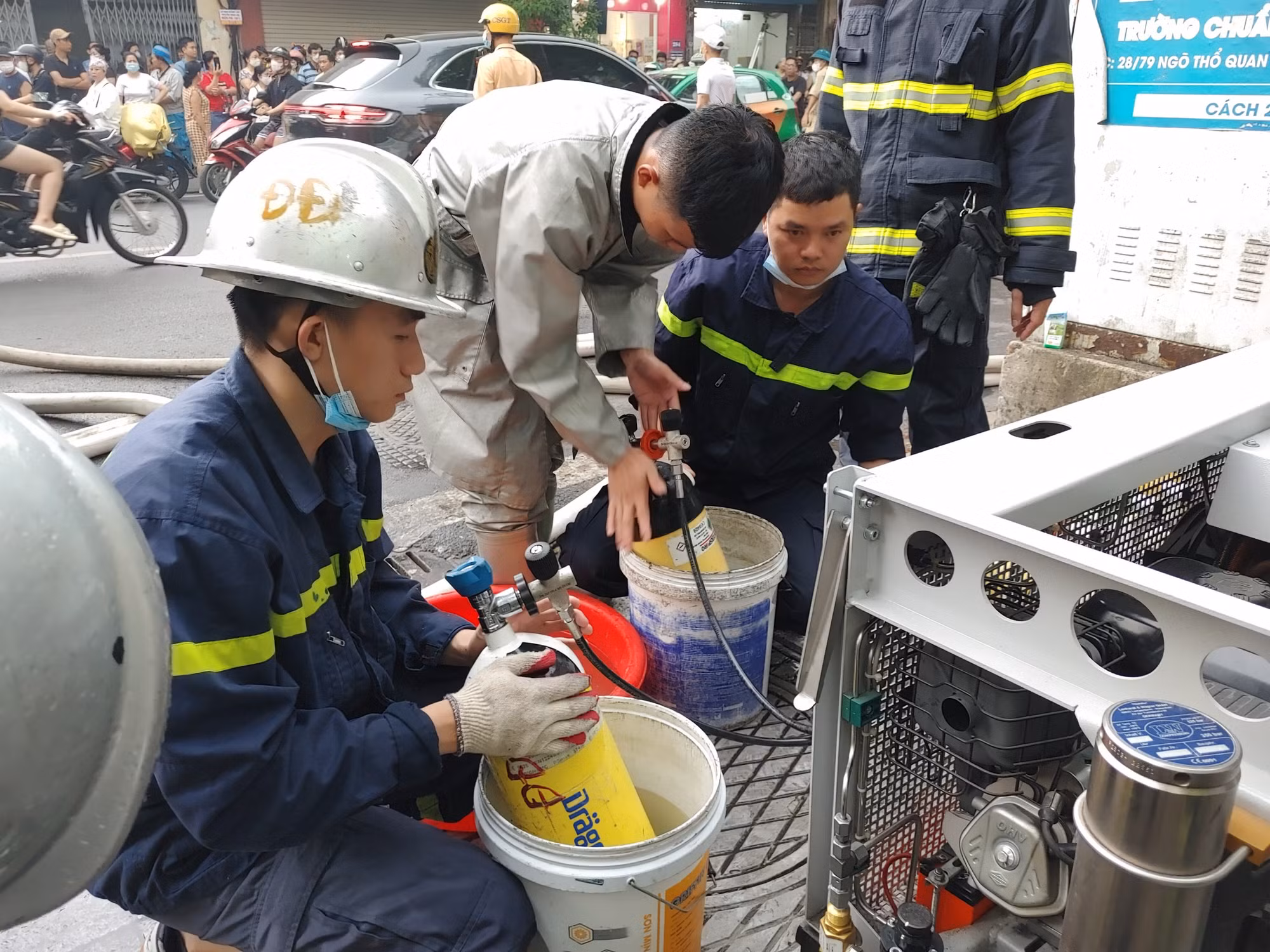 Một người lớn, hai trẻ em thiệt mạng tại vụ cháy trong ngõ Thổ Quan -0