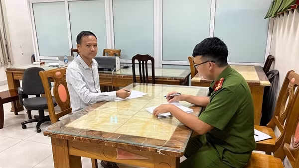 "Nổ" quen nhiều lãnh đạo cấp cao, lừa hơn 4 tỷ tiền chạy án