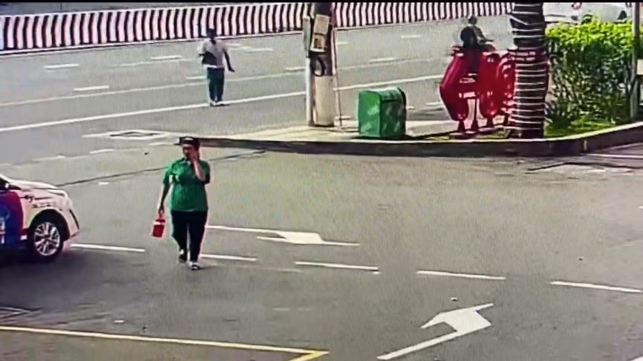 z4479416524216_ec30037185911559e4fd52d56ac4975c.jpg -0