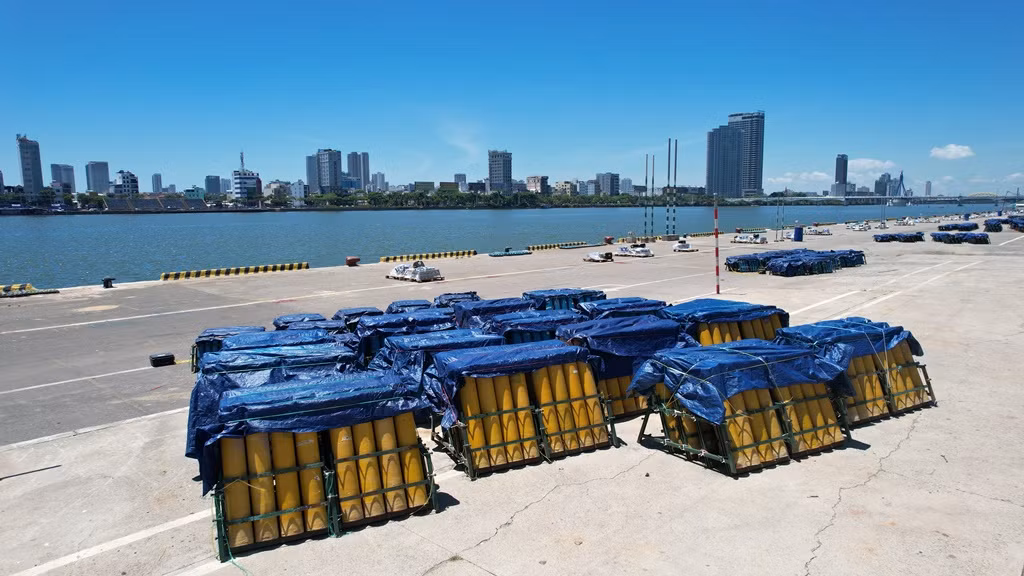Cận cảnh trận địa pháo sẵng sàng “nóng” trong đêm chung kết Lễ hội pháo hoa quốc tế Đà Nẵng 2023 -1