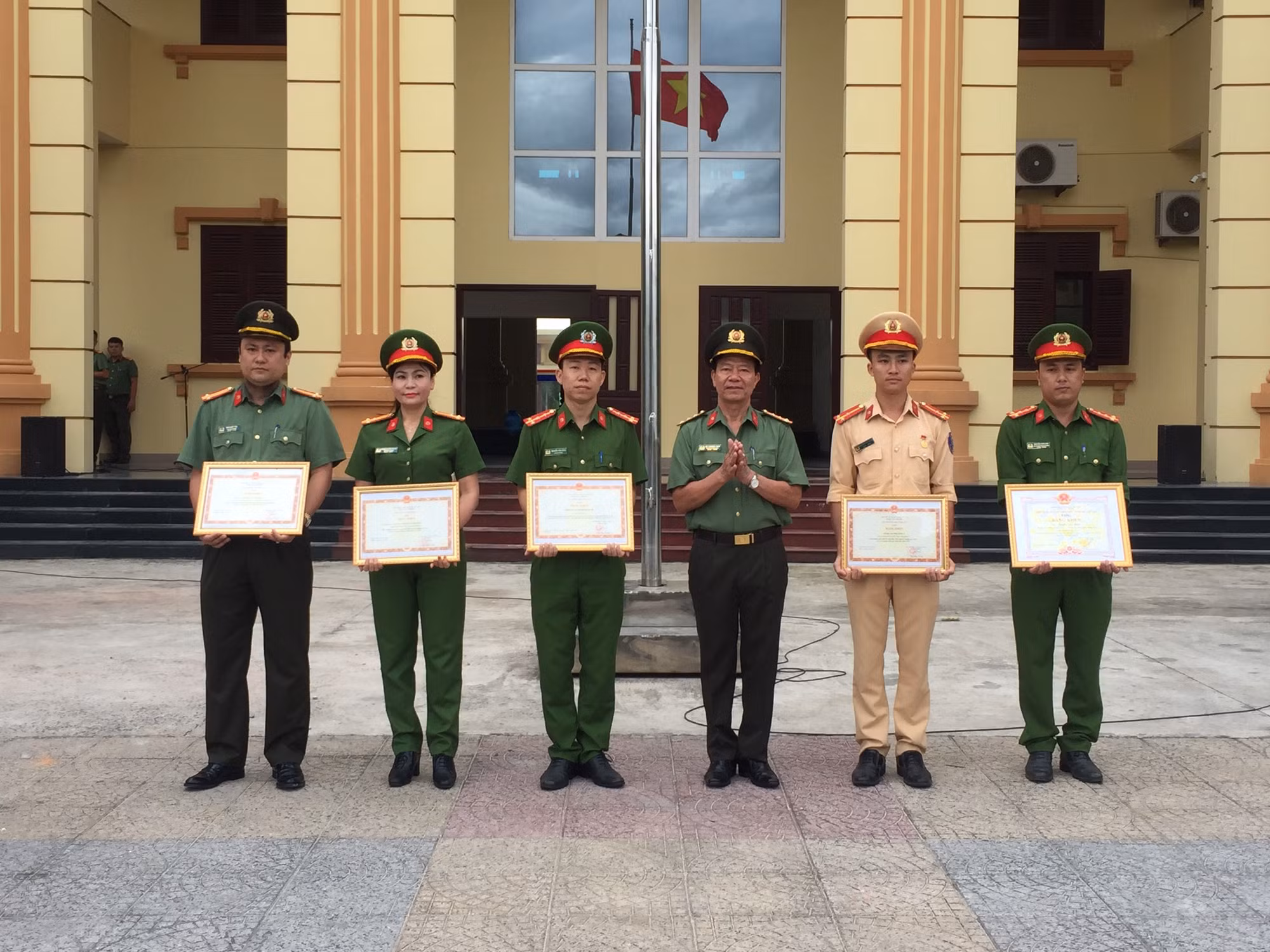 Thượng úy CSGT muốn làm thật nhiều việc tốt -0