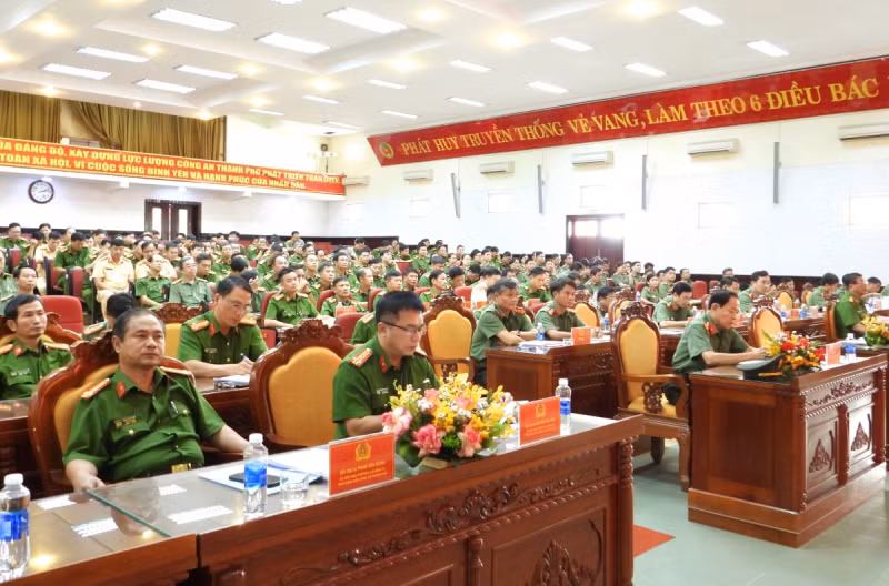 Công an các đơn vị, địa phương sơ kết 6 tháng đầu năm 2023 -0