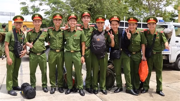 Tăng cường 420 học viên các trường CAND hỗ trợ xây dựng 1.200 căn nhà cho hộ nghèo ở Sóc Trăng