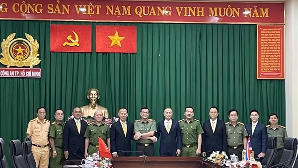 Cảnh sát Hoàng gia Thái Lan thăm và làm việc với Công an TP Hồ Chí Minh