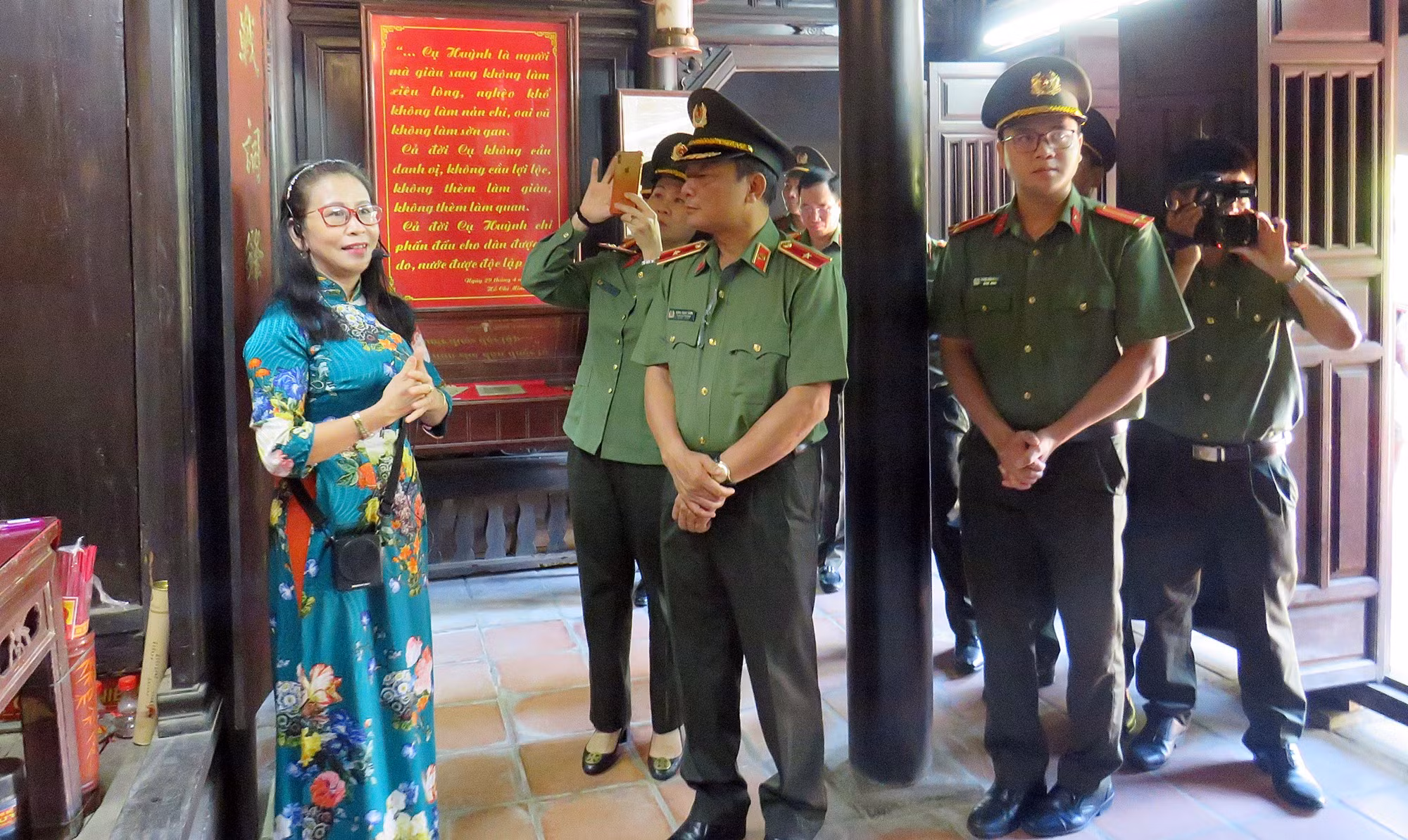 Đoàn công tác Bộ Công an “về nguồn” tại Quảng Nam -0