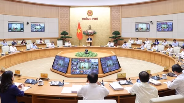 Thực hiện chính sách tiền tệ linh hoạt hơn, nới lỏng hơn, định hướng ưu tiên cho tăng trưởng