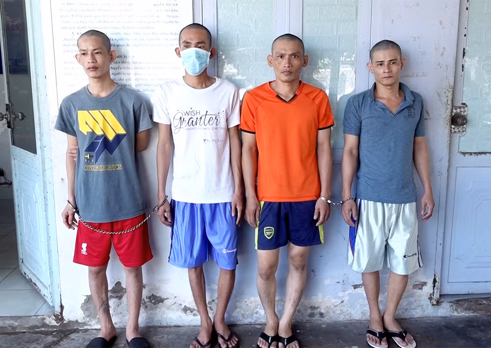 2 gia đình “máu chiến”, 7 người trọng thương -0