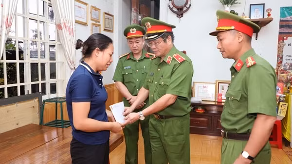 Đại học CSND sẻ chia đau thương với gia đình các liệt sĩ và CBCS bị thương ở Đắk Lắk