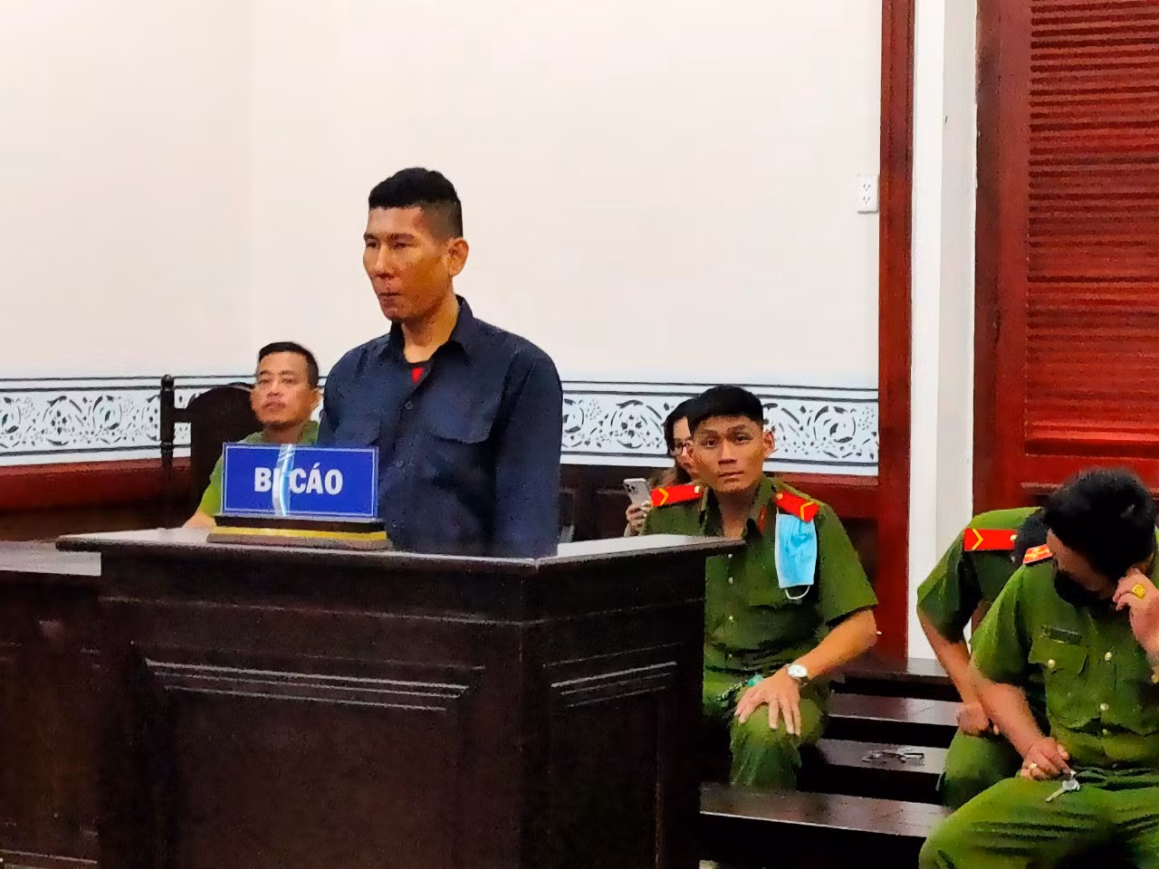 Nghịch tử “giải thoát cho mẹ” lãnh án chung thân -0
