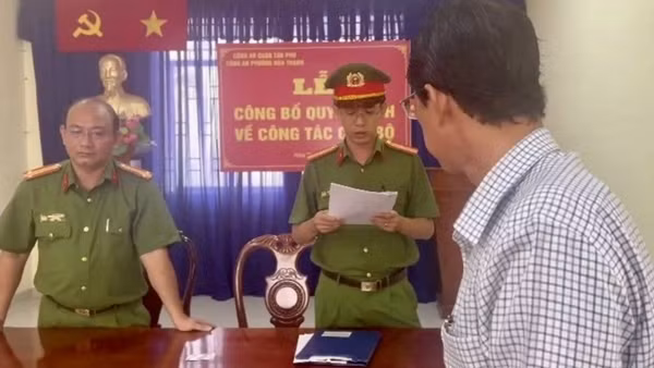 Bắt giữ bác sĩ giả chữ ký lãnh đạo làm giấy khám sức khỏe