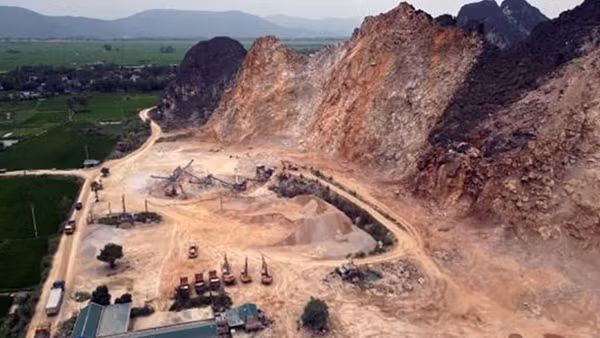Khai thác khoáng sản trái phép, 2 công ty bị xử phạt 290 triệu đồng