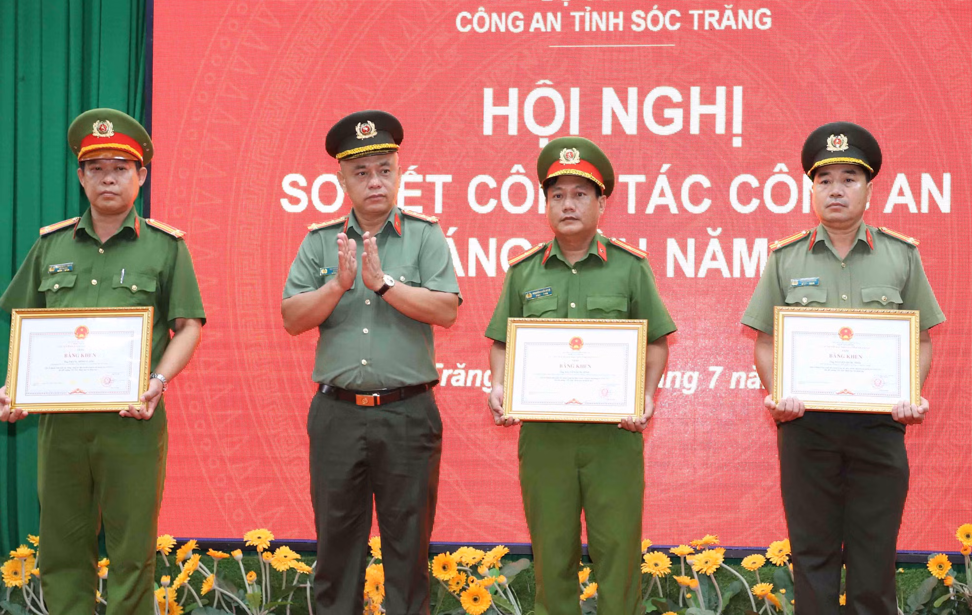 Công an Sóc Trăng đẩy nhanh tiến độ xây dựng 1.200 căn nhà tặng hộ nghèo -0