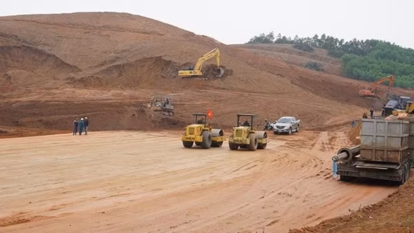 Nguy cơ thiếu nguồn nguyên liệu cát, sỏi để phục vụ cho dự án cao tốc Bắc-Nam.