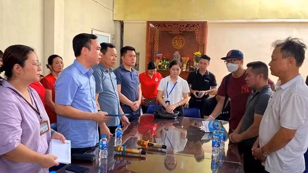 Sẻ chia mất mát với gia đình 3 người thiệt mạng trong vụ cháy ở ngõ Thổ Quan, Hà Nội