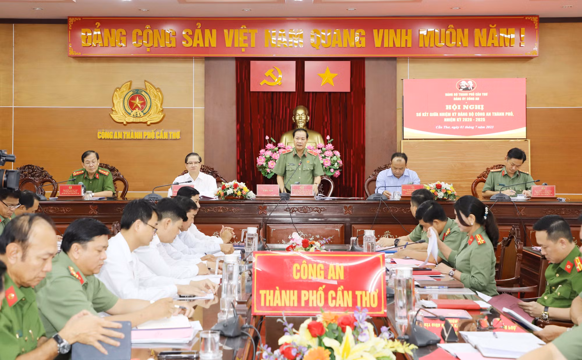 Công an TP Cần Thơ quyết tâm thực hiện hiệu quả Nghị quyết 12 của Bộ Chính trị -0