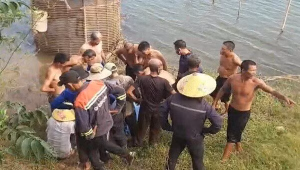 Nhóm học sinh rủ nhau tắm sông, một em bị đuối nước thương tâm -0