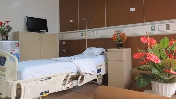 Từ 15/8, giá giường bệnh theo yêu cầu cao nhất 4 triệu đồng