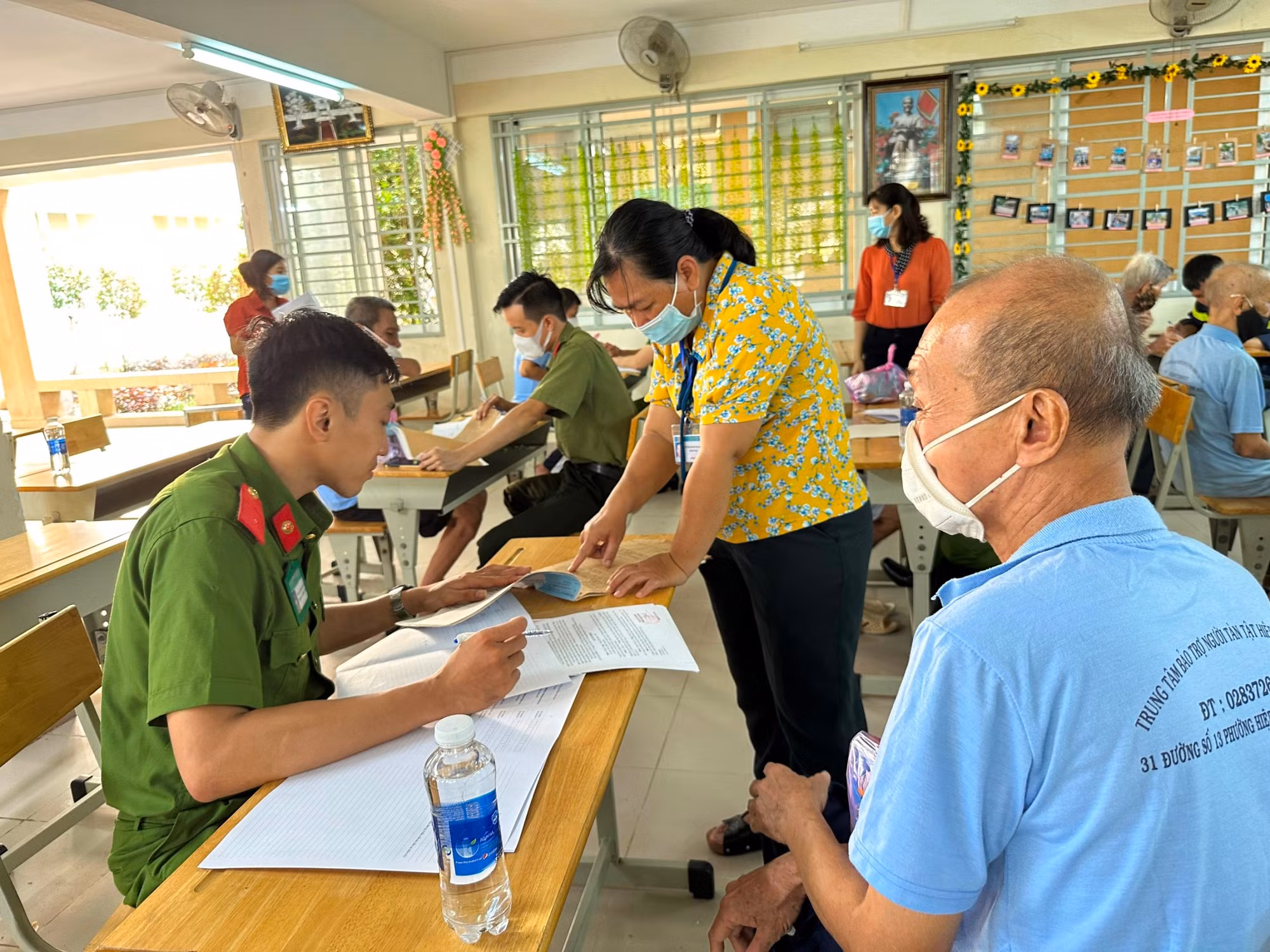 Công an TP Hồ Chí Minh đảm bảo quyền lợi chính đáng của các nhân khẩu đặc biệt -1