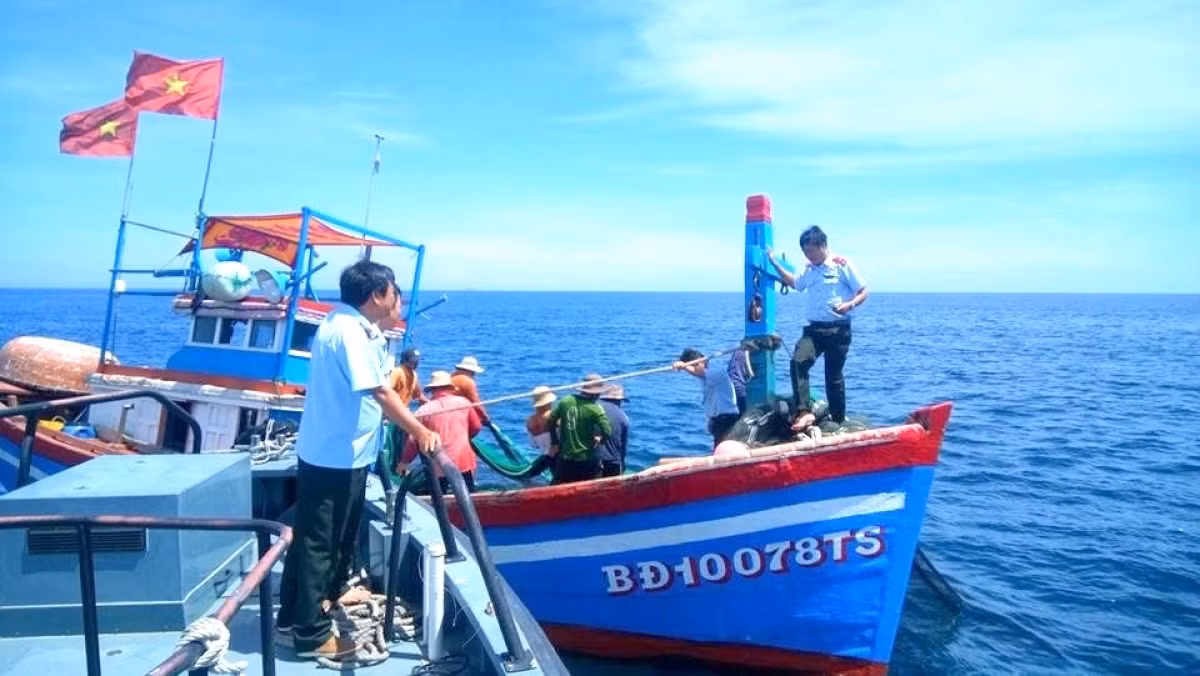 pho-thu-tuong-pham-van-thanh-khan-truong-xay-dung-de-an-phong-chong-iuu-go-the-vang.jpeg -0