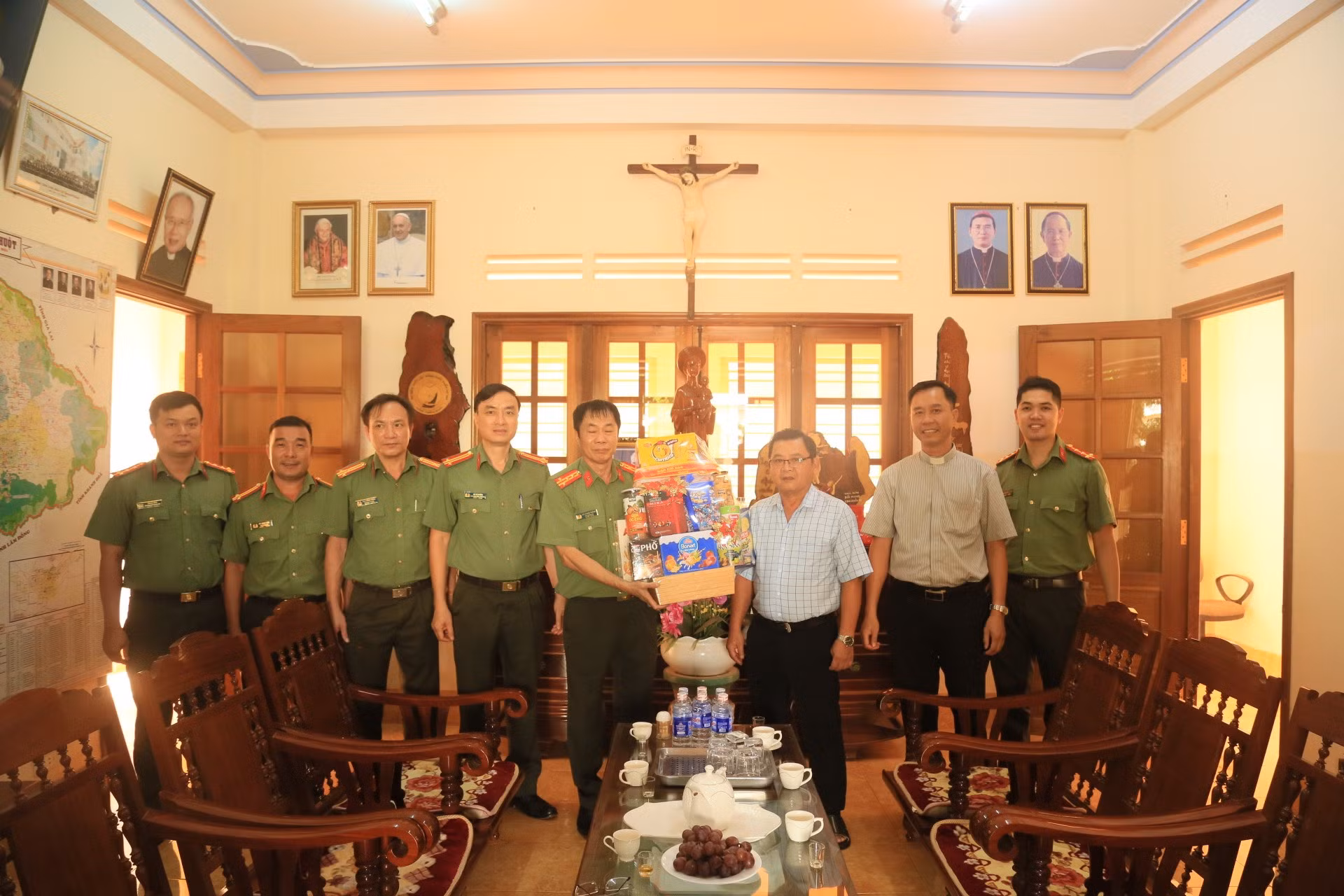 Những tấm lòng sẻ chia đến với người dân Đắk Mil, Đắk Nông -1