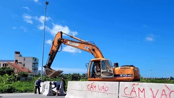 Dựng rào chắn, cảnh báo cấm đường sau vụ ca nương nhí Đặng Tú Thanh tử nạn