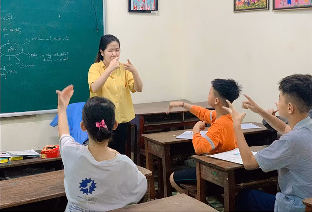 Thắp lửa cho làng Hy Vọng -0