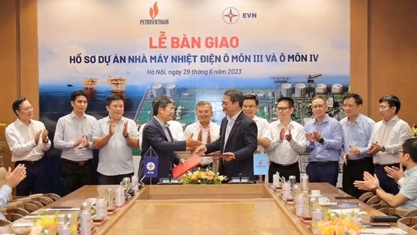 Petrovietnam tiếp nhận bàn giao hồ sơ Dự án Nhà máy Nhiệt điện Ô Môn III và Ô Môn IV