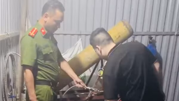 Điểm sang chiết “bóng cười” cực lớn ngụy trang trong khu vực bãi xe