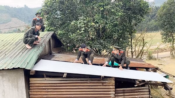 Đà Nẵng, Thừa Thiên Huế ứng phó lũ quét, sạt lở đất, ngập cục bộ do mưa lớn ảnh 13