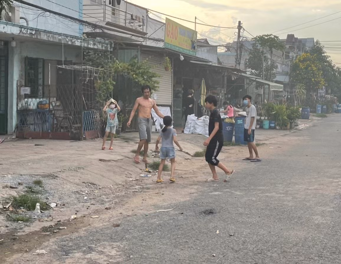 Bí thư&nbsp;và Chủ tịch UBND phường bị tạm chỉ công tác vì lơ là phòng chống dịch -1