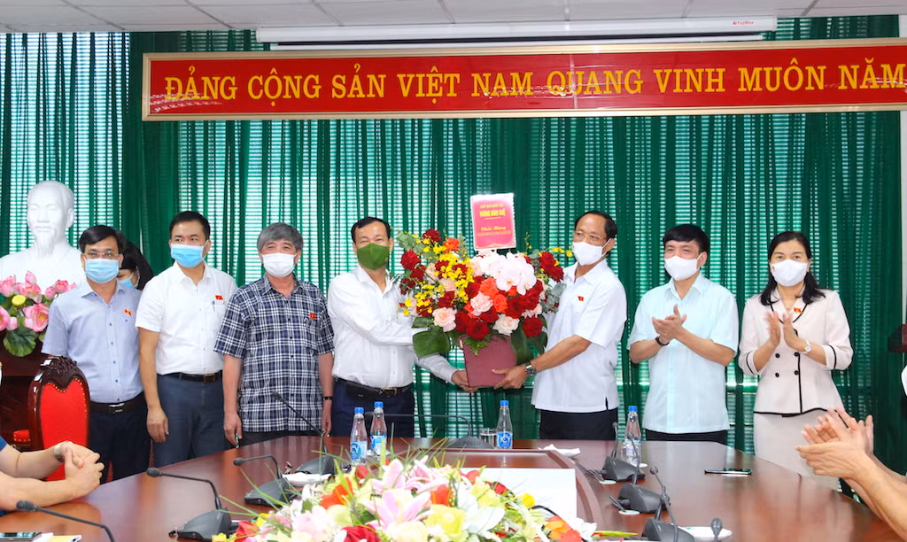 Phó Chủ tịch Quốc hội chúc mừng Ủy ban Quốc phòng và An ninh nhân dịp 19/8 -0