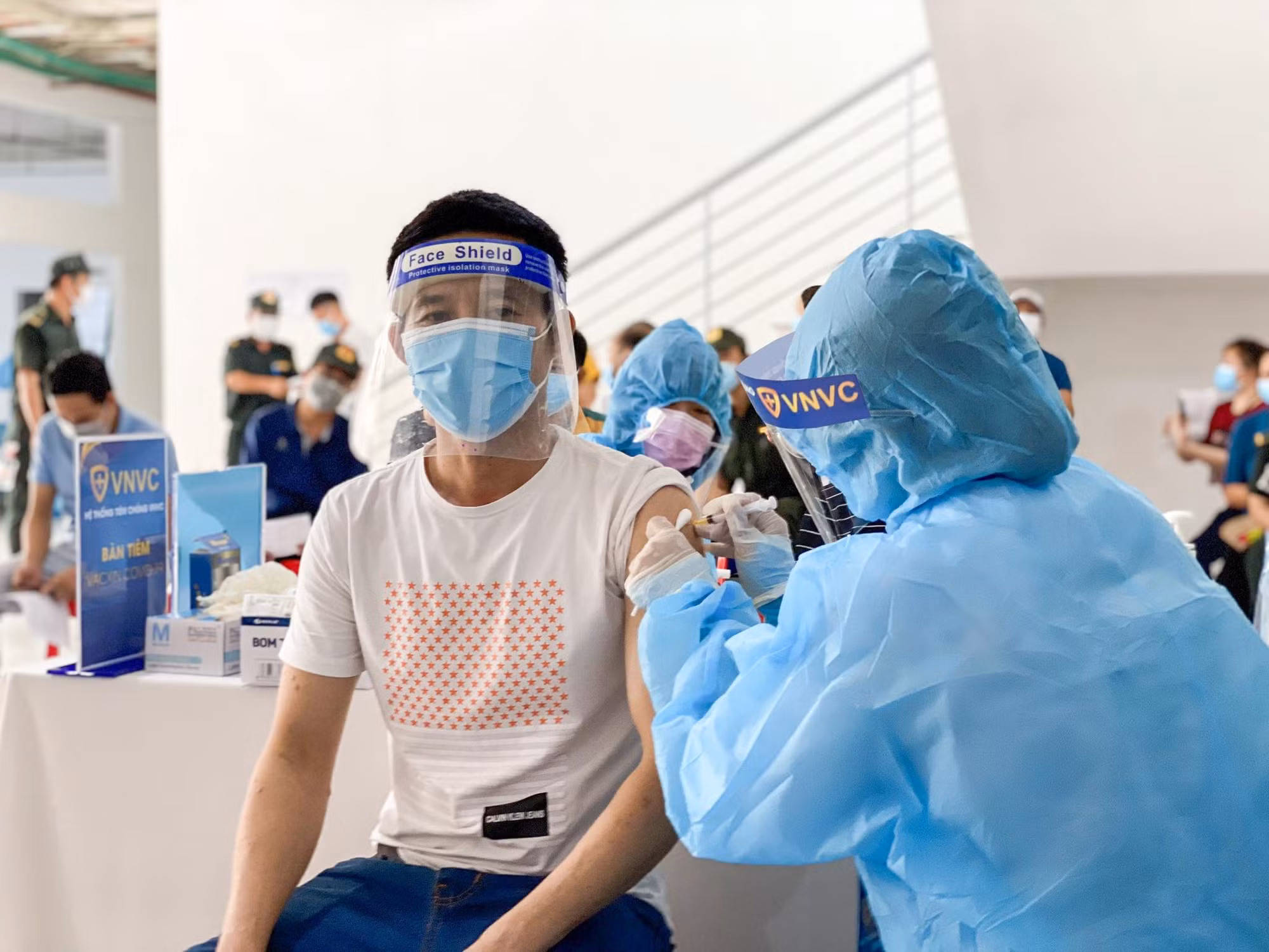 Bộ Y tế bác việc xin tiêm vaccine phòng COVID-19 cho trẻ em của Bình Dương -0