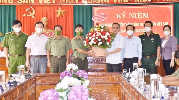 “Lá chắn” vững chắc trên mặt trận phòng, chống dịch ảnh 5