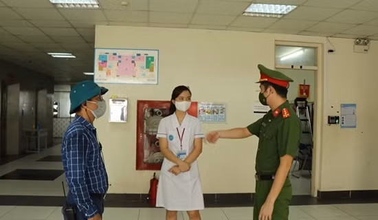 Cần có mức hỗ trợ cao hơn để động viên những người tình nguyện chống dịch ảnh 3