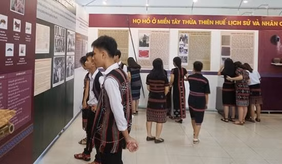 Nghiên cứu di sản phi vật thể về Chủ tịch Hồ Chí Minh tại Thừa Thiên-Huế