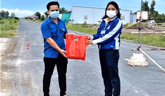18.000 lượt sinh viên tình nguyện tiếp sức mùa thi năm 2022 ảnh 4