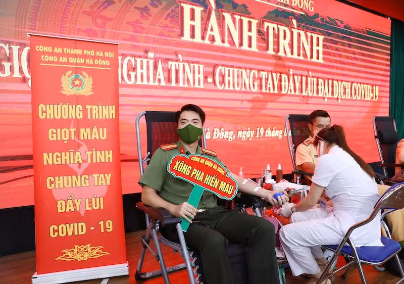 Hoạt động nhân văn, đậm tình người giữa mùa dịch -0