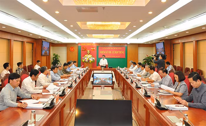 Bàn về nguyên tắc rường cột của Đảng -0