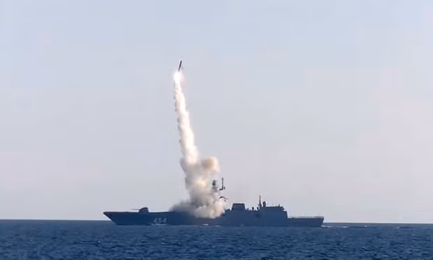 Nga bắt nhà khoa học tuồn bí mật vũ khí siêu vượt âm ra nước ngoài -0